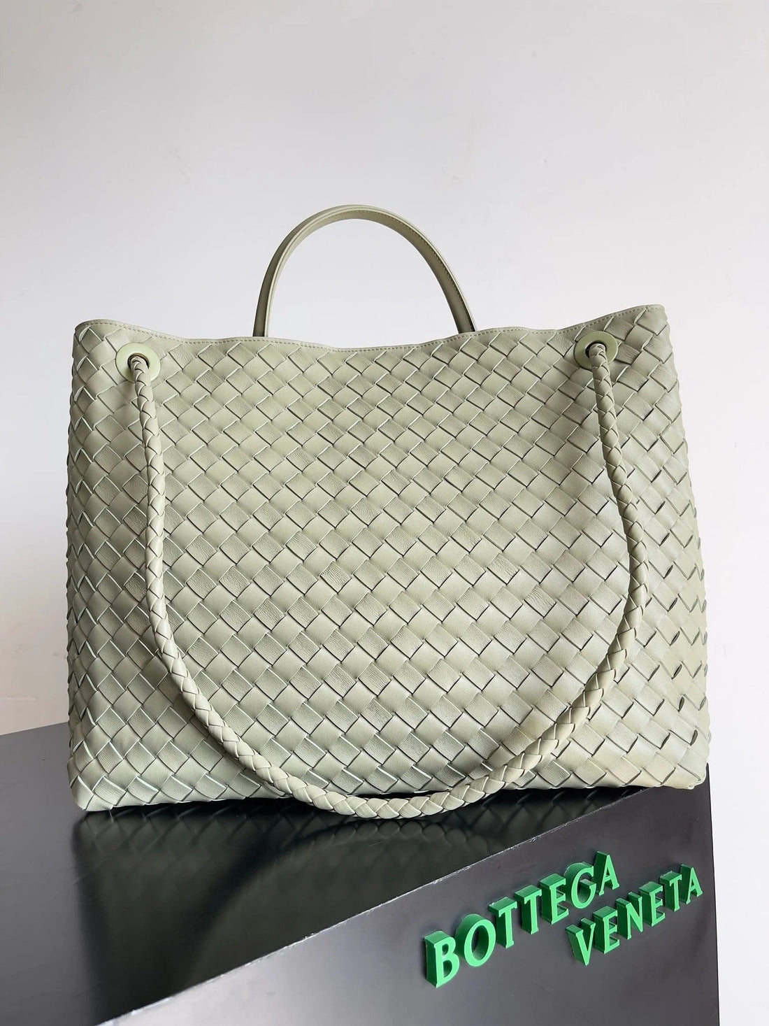 Bottega Veneta 2026 Andiamo Bag 45CM Green Nappa Leather
