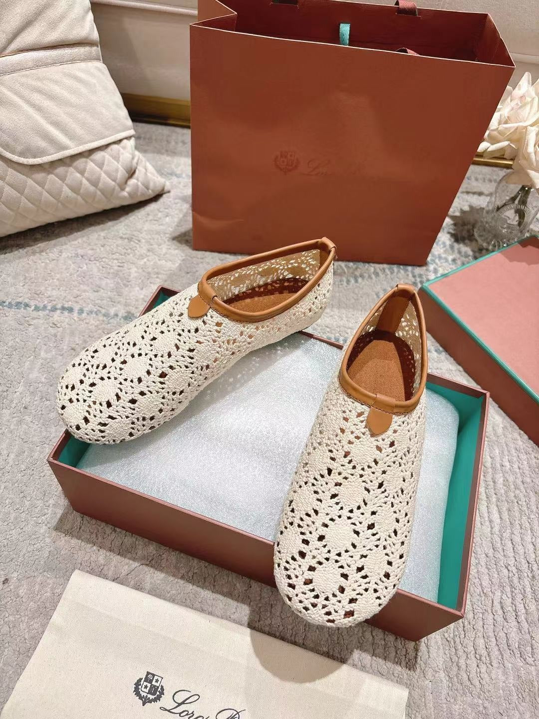 Flat Shoes 25 In White Mesh Fabric