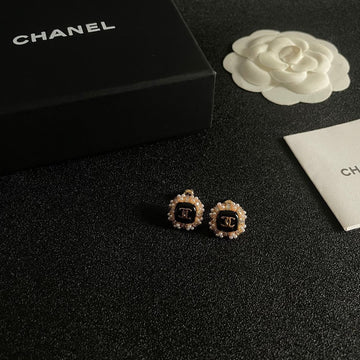 Stud Earrings Square Double C In Gold Metal White Pearl Black Enamel