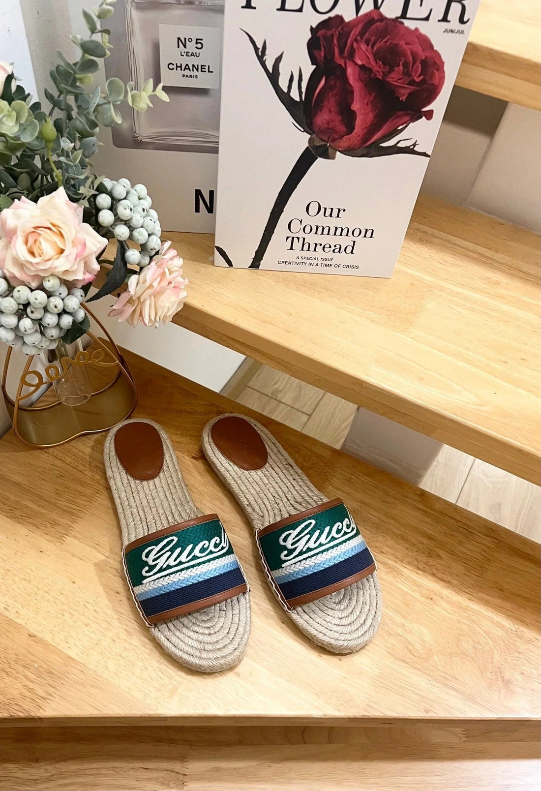 GG Slides In Multicolor Raffia