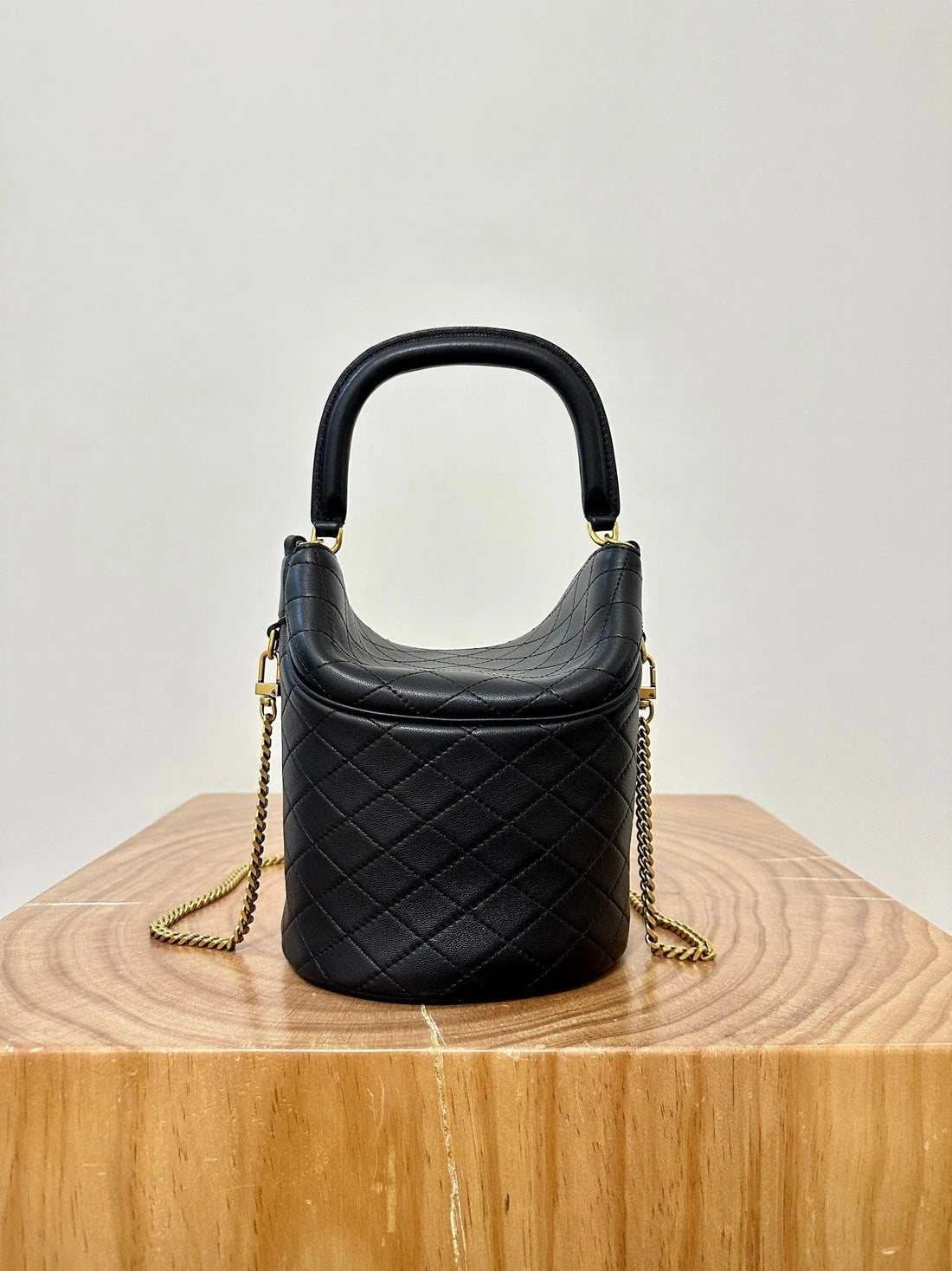 19 Flap Bucket Bag Black Calfskin