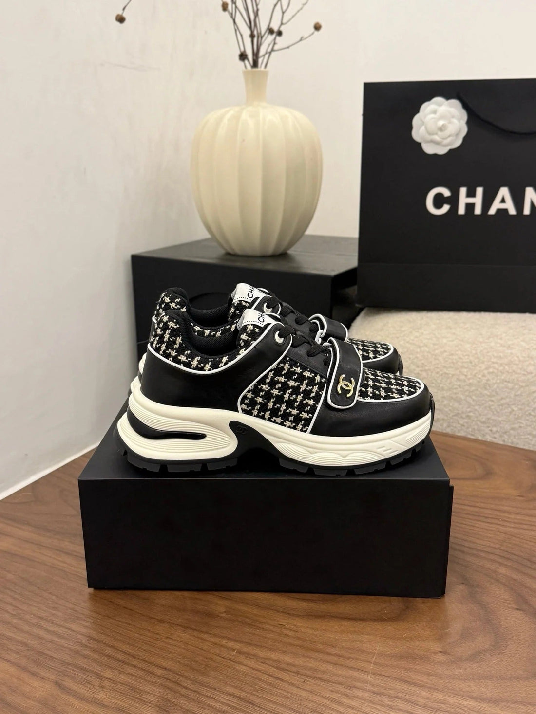 CC 26S Casual Sneaker Black White Tweed Leather 183604
