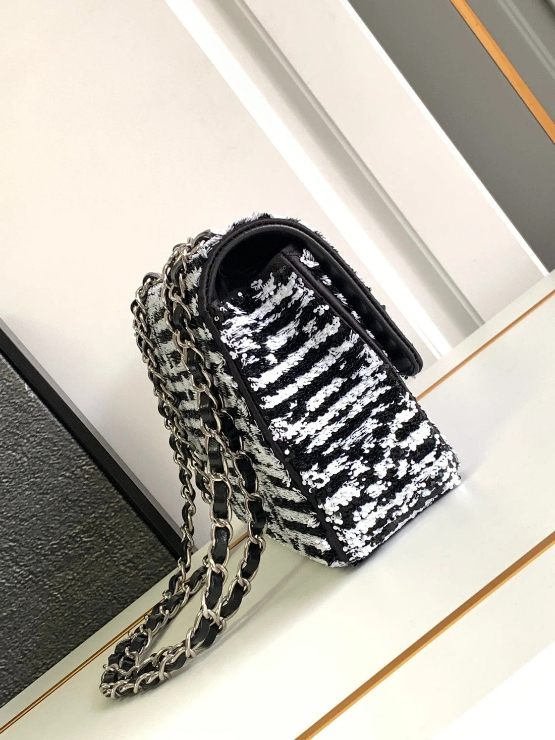 CC 25S Flap Bag 25 Cm In White Mix Black Sequins