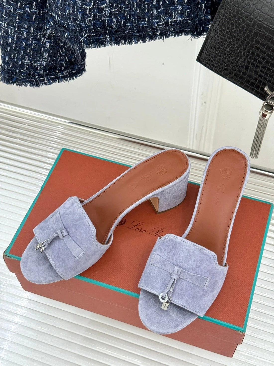 High Heels In Grey Suede And Lambskin