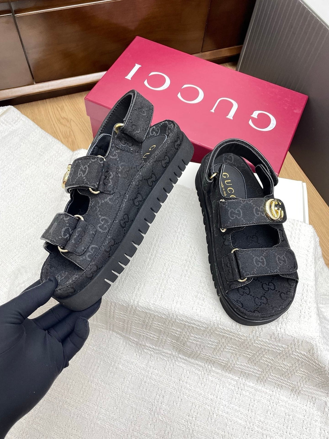 GG Classic Sandals 25S In Black Fabric With Gold Hardware