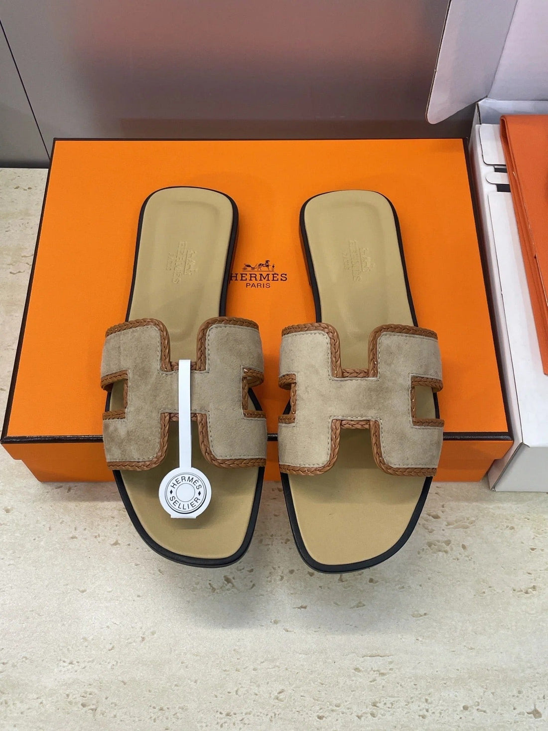 Hm 26SS Oran Sandals Beige Brown Suede Calfskin 607253