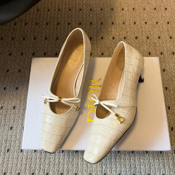 CD 26S Low Heel Pump 30 Beige Cowhide 651161