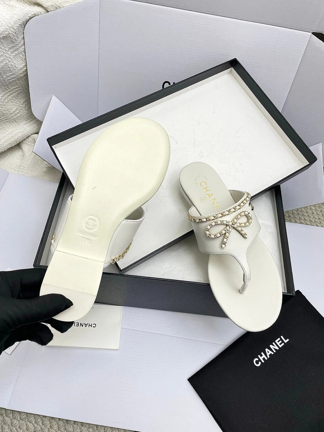 CC 26S Thong Sandals White Sheepskin 645323