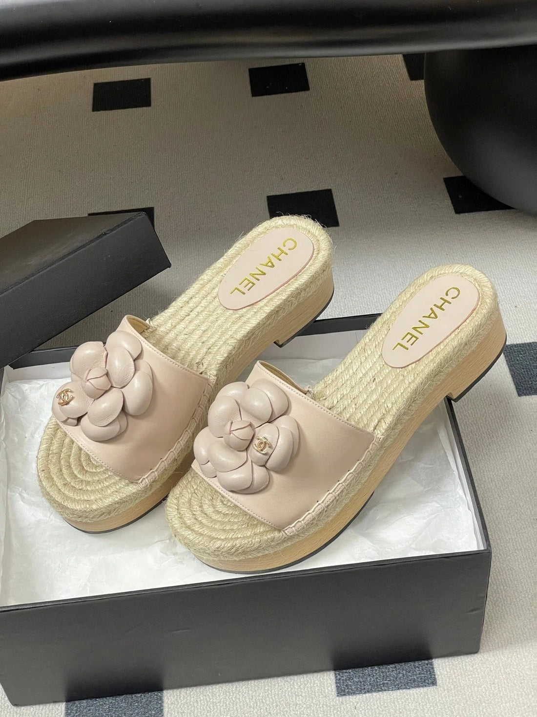 CC 26S Camellia Slippers Beige Rope Smooth Leather 649400