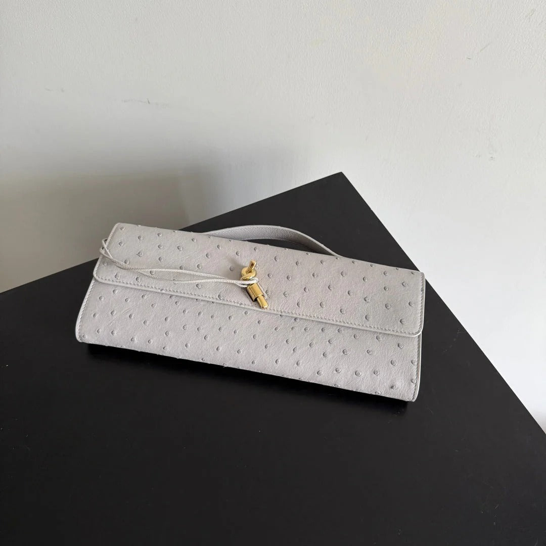 Bottega Veneta 2026 Andiamo Clutch 31CM Light Gray Ostrich Leather 136971