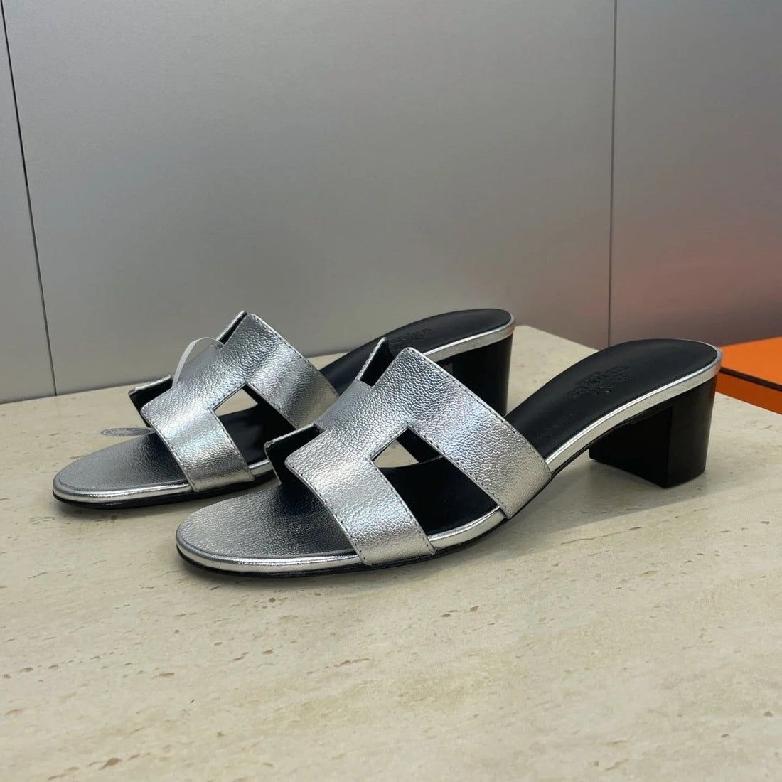 Hm 26SS Oran Sandals 45 Black Sliver Calfskin 607229