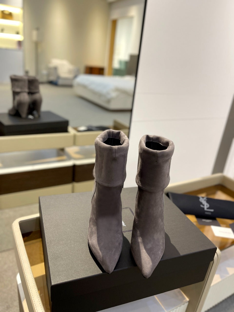 Sl Niki Booties Brick Suede