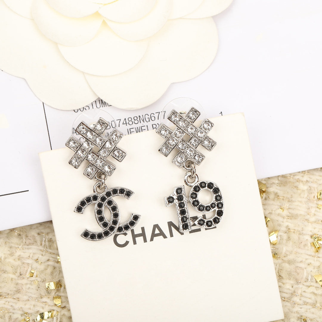 19 Double C Snow Silver Earrings