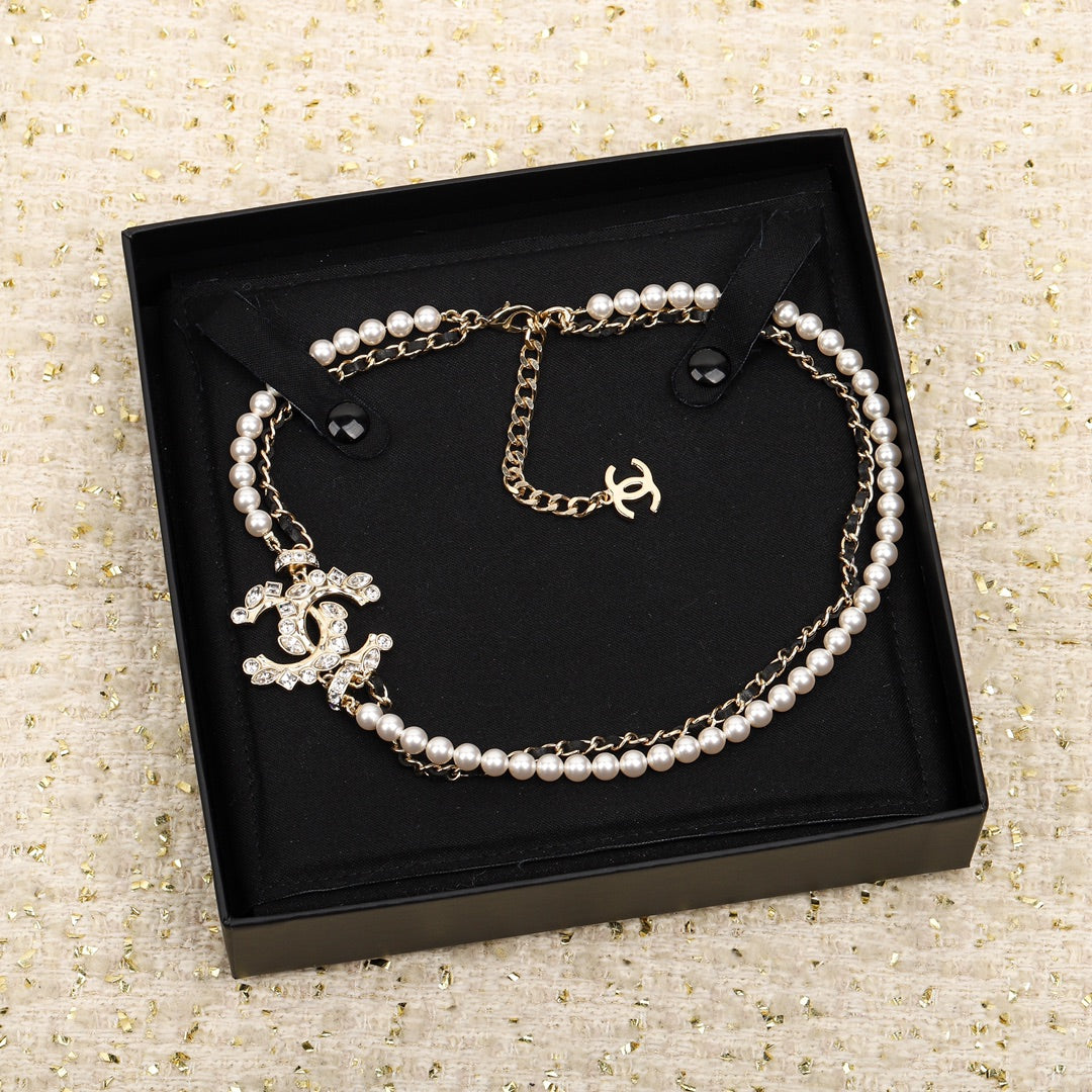 Chane Pearls And Leather Straps Gold Necklace Type 1