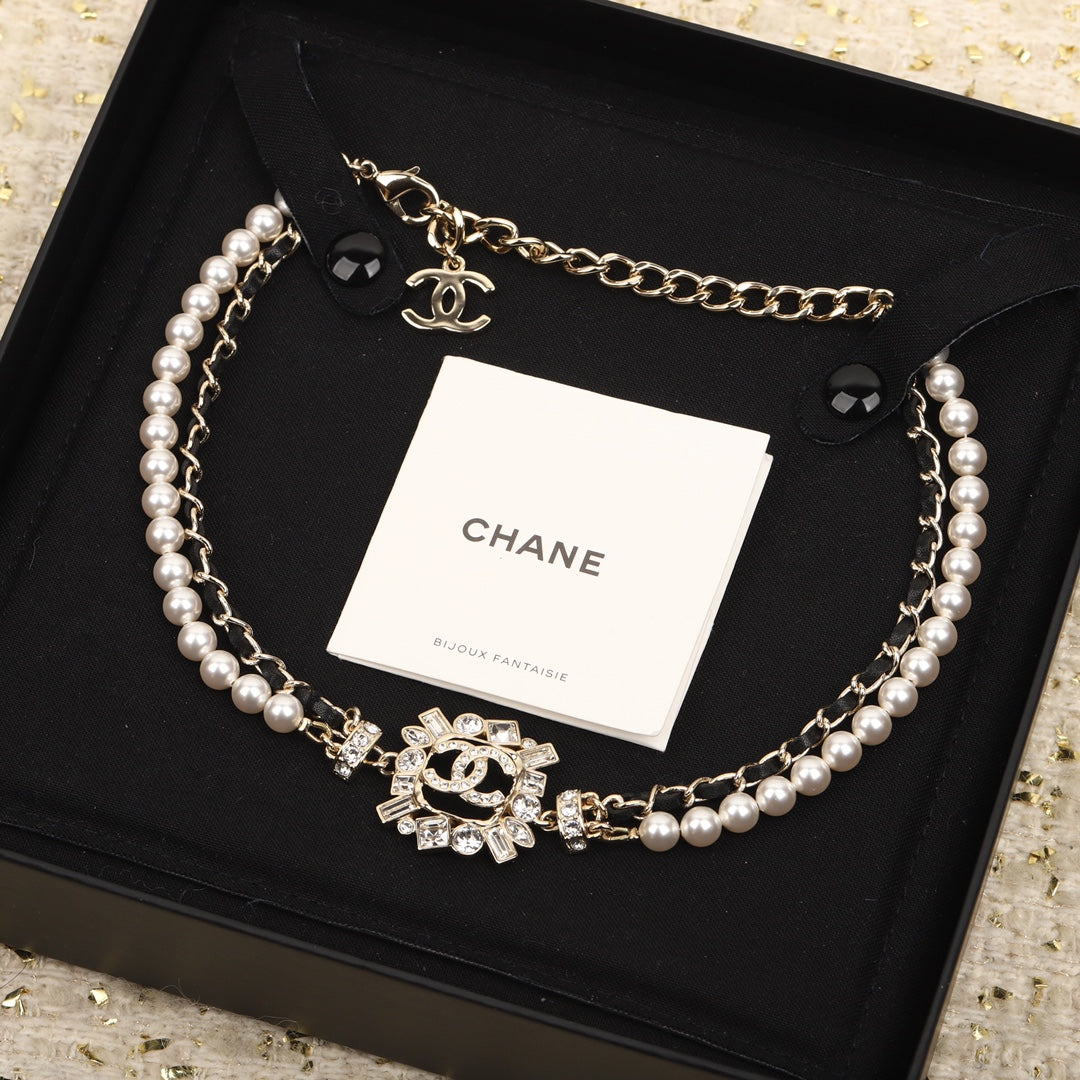 Chane Pearls And Leather Straps Gold Necklace Type 2