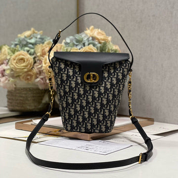 30 Montaigne 13 24x24x9.5cm Blue Oblique Embroidery