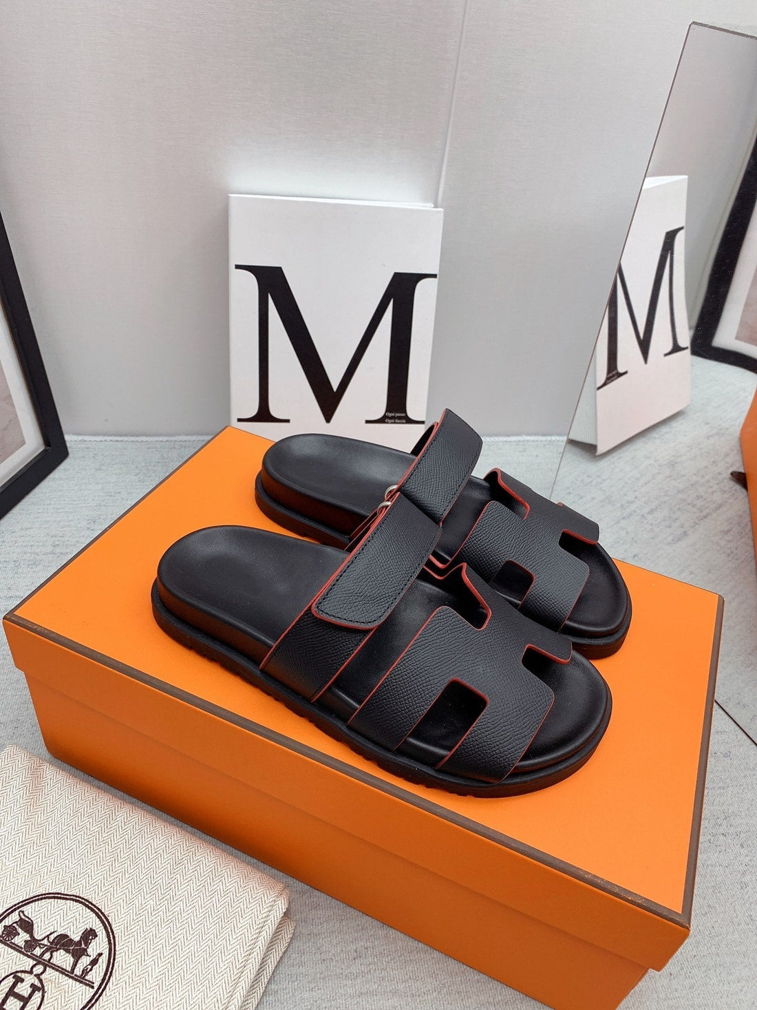 Chypre Sandal Black With Red Trim