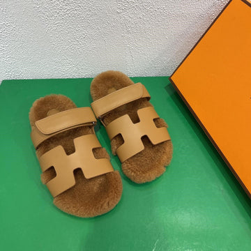 Chypre Sandal Gold Shearling Insole Gold Goatskin Lining