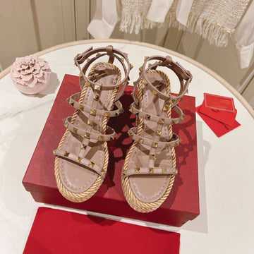 Rockstud Ankle Strap Wedge Sandal Calfskin Poudre 10CM