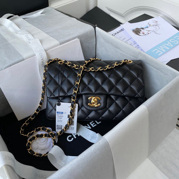 Medium Classic Flap Bag 23CM Black Caviar Gold Hardware
