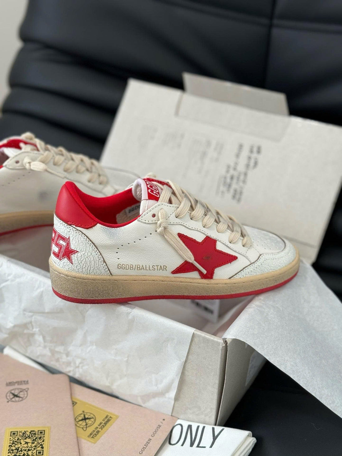 Ggdb Ball Star In White Cowhide With Red Star