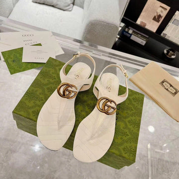 GG Marmont Thong Sandals In White Cowhide
